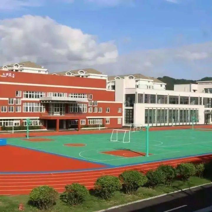 檀枫小学教育集团檀枫校区檀枫校区和山潭中心小学建立协作型教共体