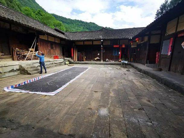 铁矿镇泥溪沟村:峡谷风景 世外桃源_大院