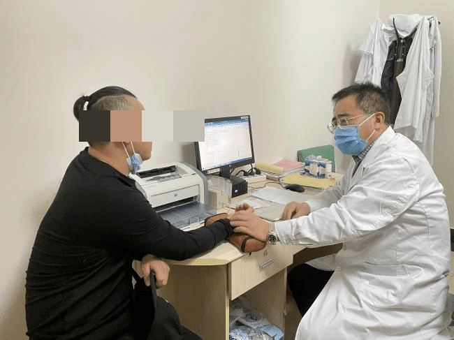 服务|【我为群众办实事】针灸专家义诊，服务百姓健康