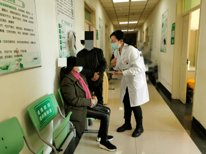 服务|【我为群众办实事】针灸专家义诊，服务百姓健康