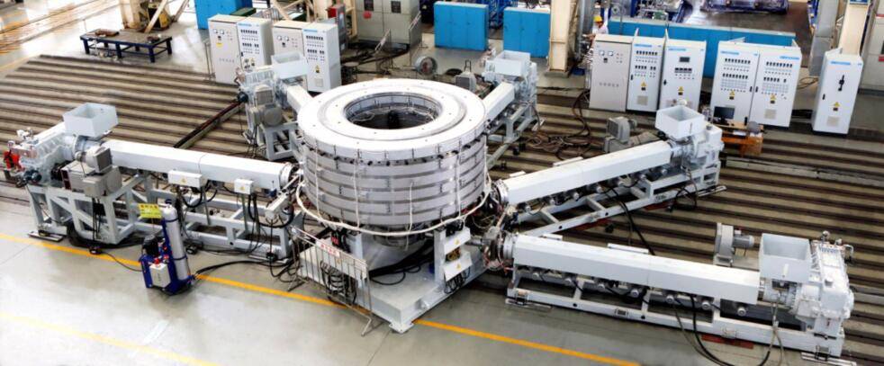 全球最大五层塑料共挤出吹塑复合膜机组订单花落大橡塑