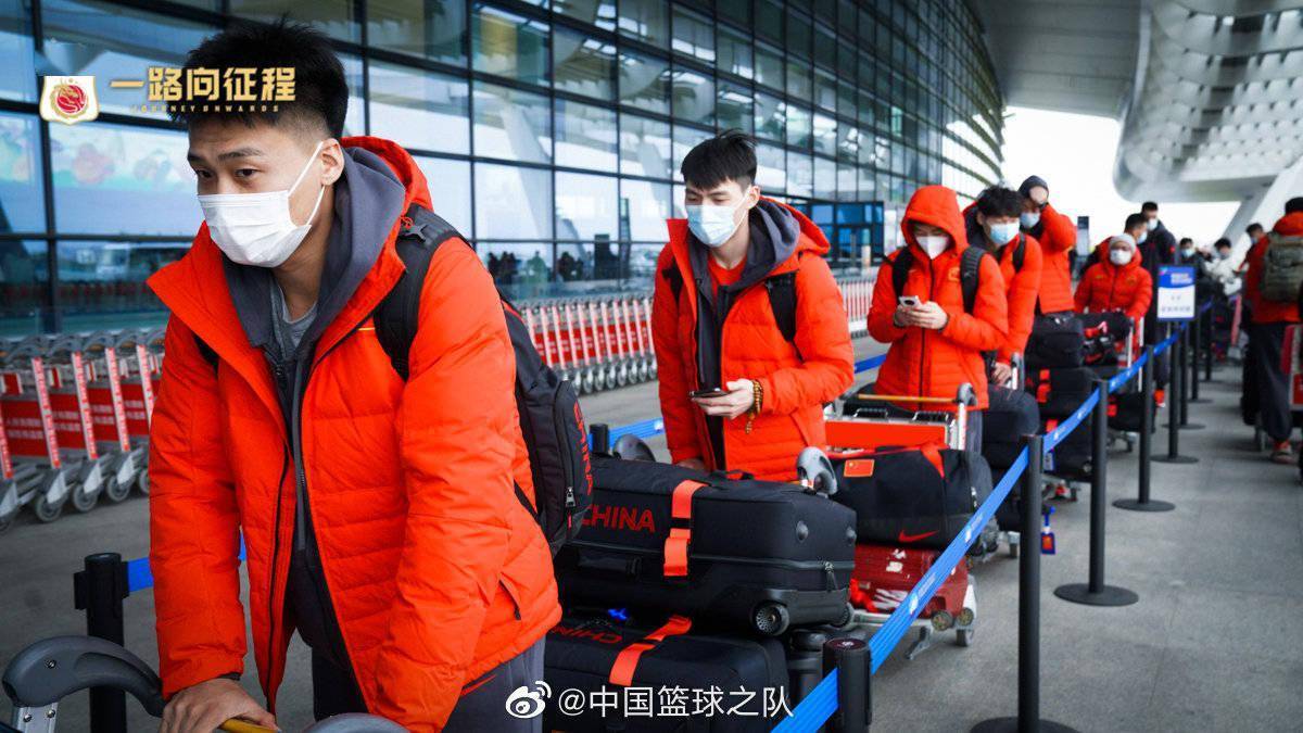周琦|中国男篮前往日本备战世预赛，周琦澳大利亚出发与球队会合