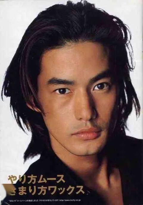 和同期的木村拓哉,福山雅治,柏原崇,反町隆史一起,曾深深影响了东亚