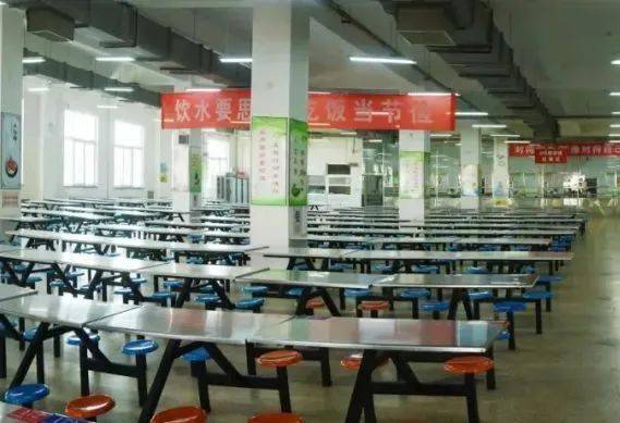 【阳泉一中】守护"粮"心,乐享"食"光_食堂