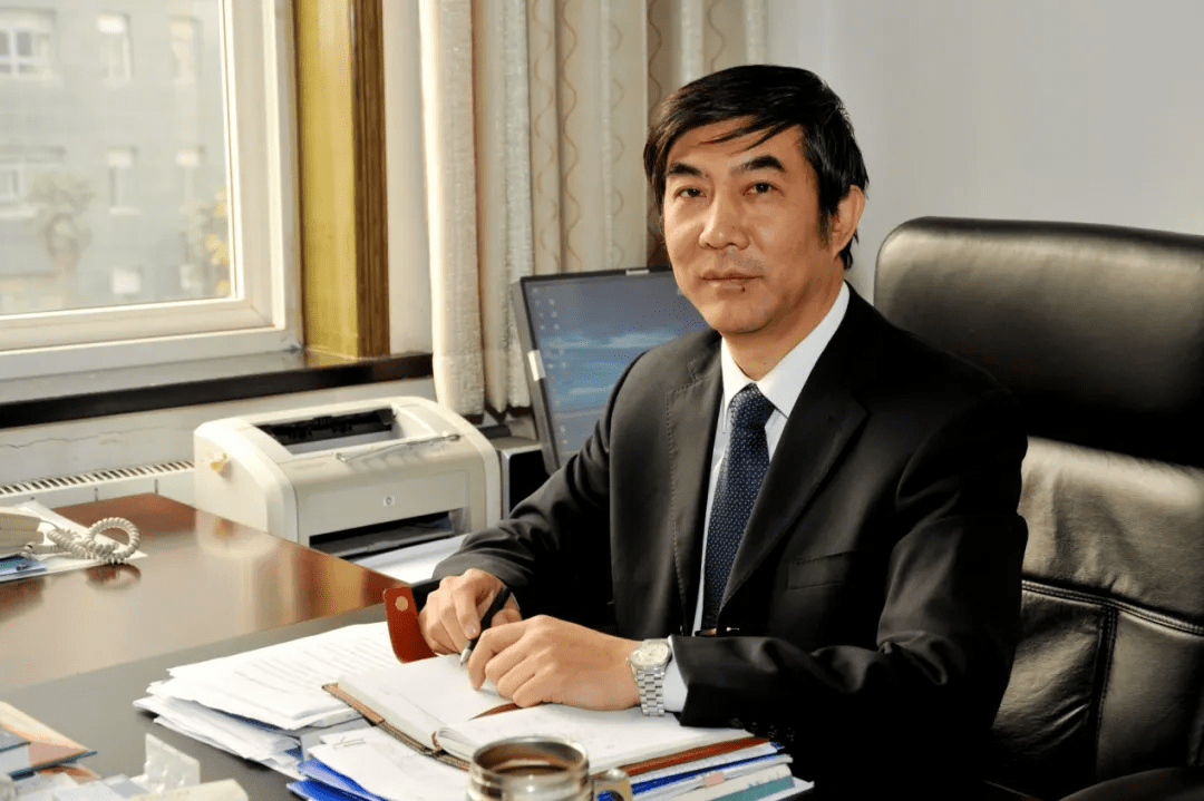 西安交大学一附院刘青光我肩负着两个先生的职责与使命治病救命教书