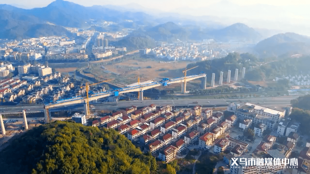 征收拆除施工这条铁路义乌段建设进度已过半