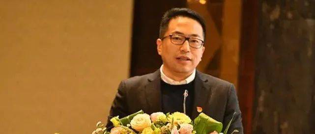 履任新职一年半，夏伟被查！_银行