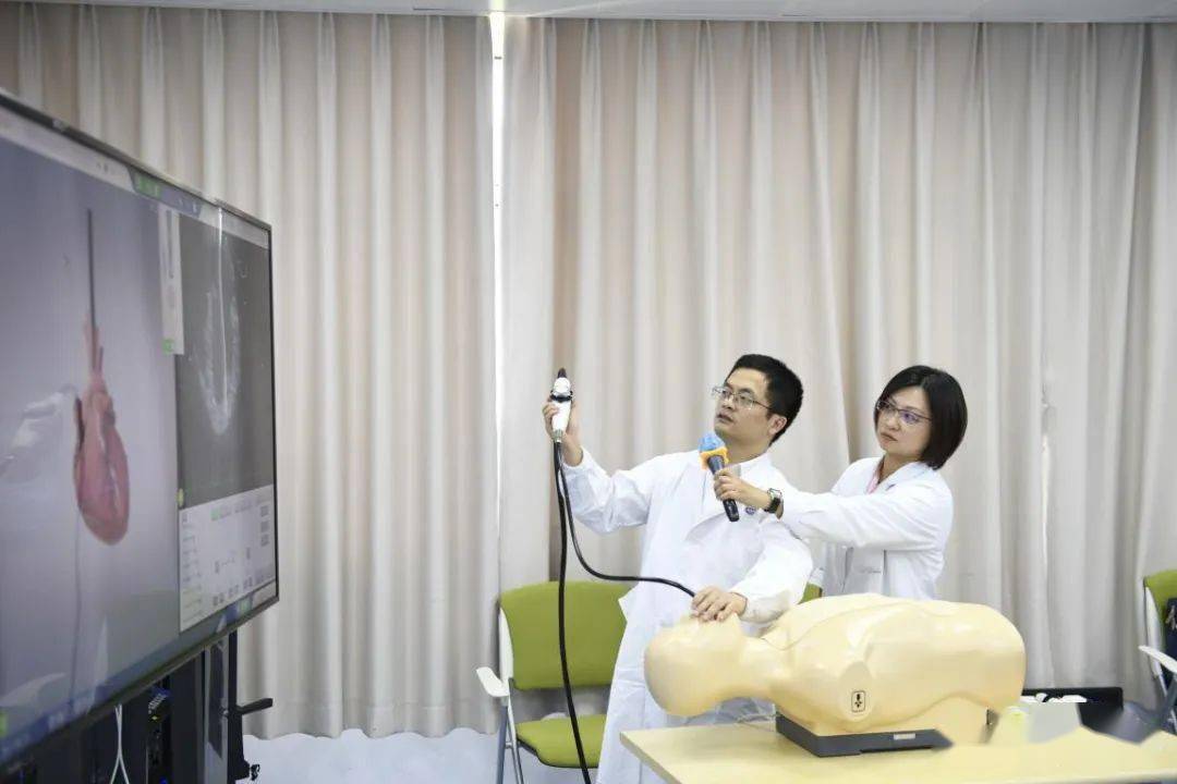 手术|良医 | 医生给自己做肠镜检查切痔疮？医学生真的不是这样“练手”的