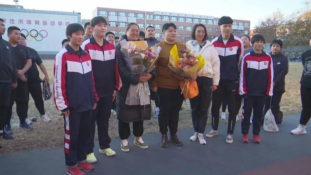 巩立姣12岁时就来到石家庄市体育运动学校,在这里进行了3年正规,艰苦