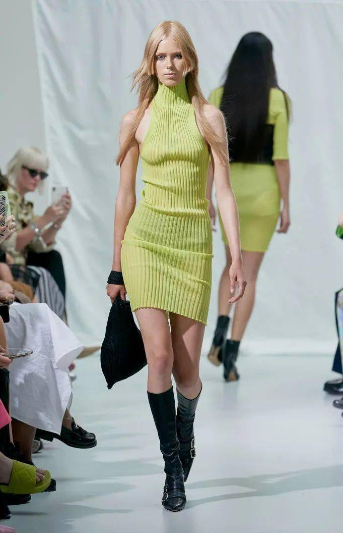 色调 2022春夏女装流行色T台分析