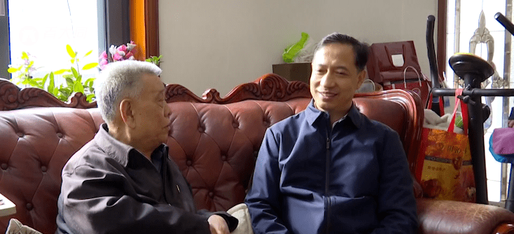 卢东亮看望慰问正市级老同志