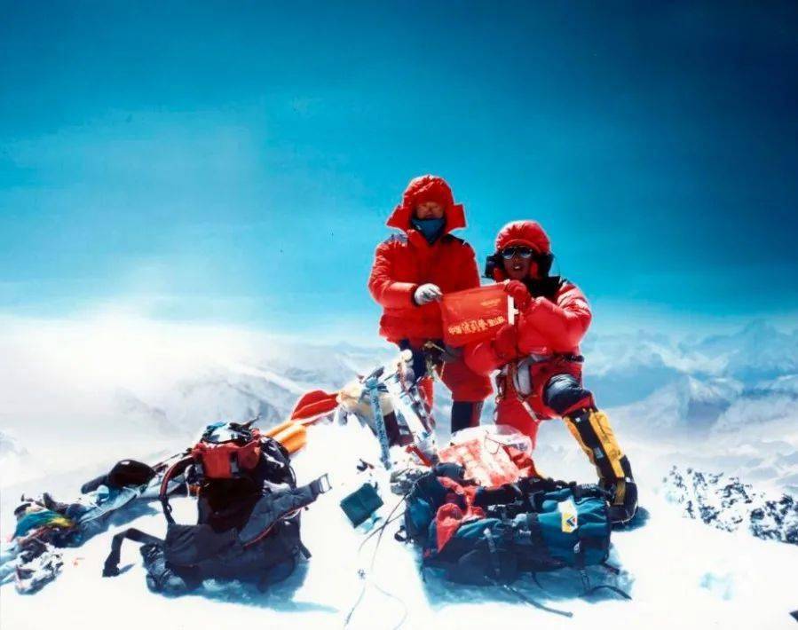 误闯高科技世界，中国波司登登峰2.0到底有哪些让人惊艳的地方？