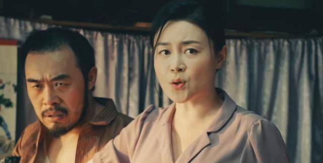 《兴风作浪3》更是受到了不少好评,脱离了乡村风格的辽宁民间剧团演员