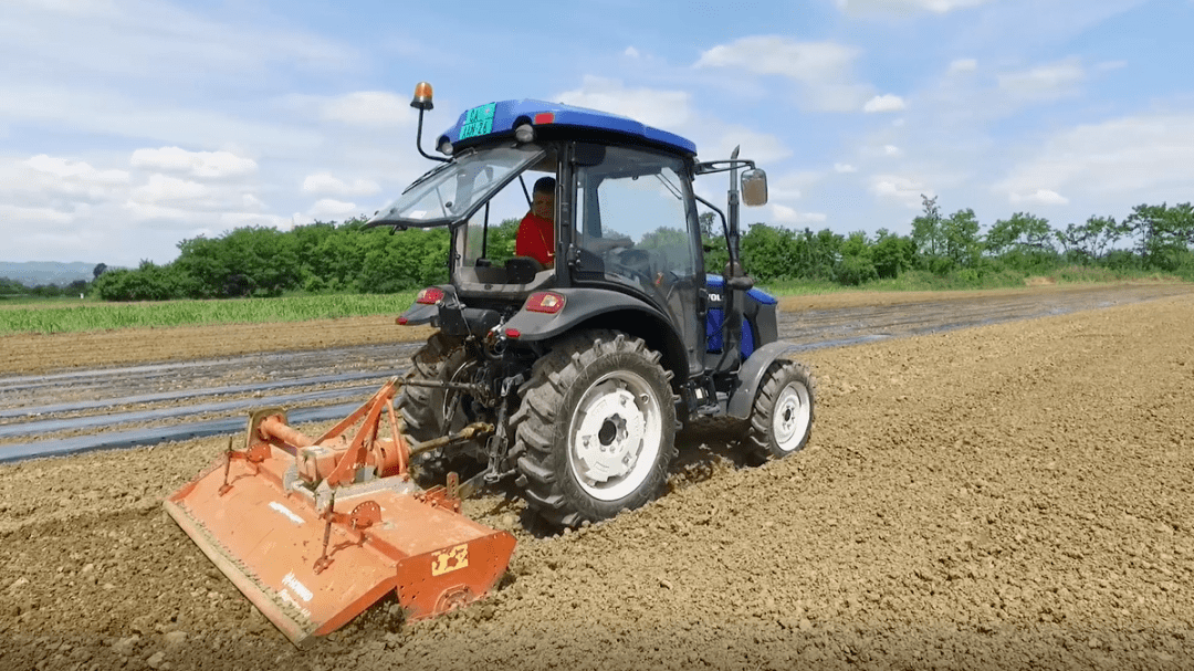 1000小时真实体验,塞尔维亚农场主为雷沃拖拉机点赞