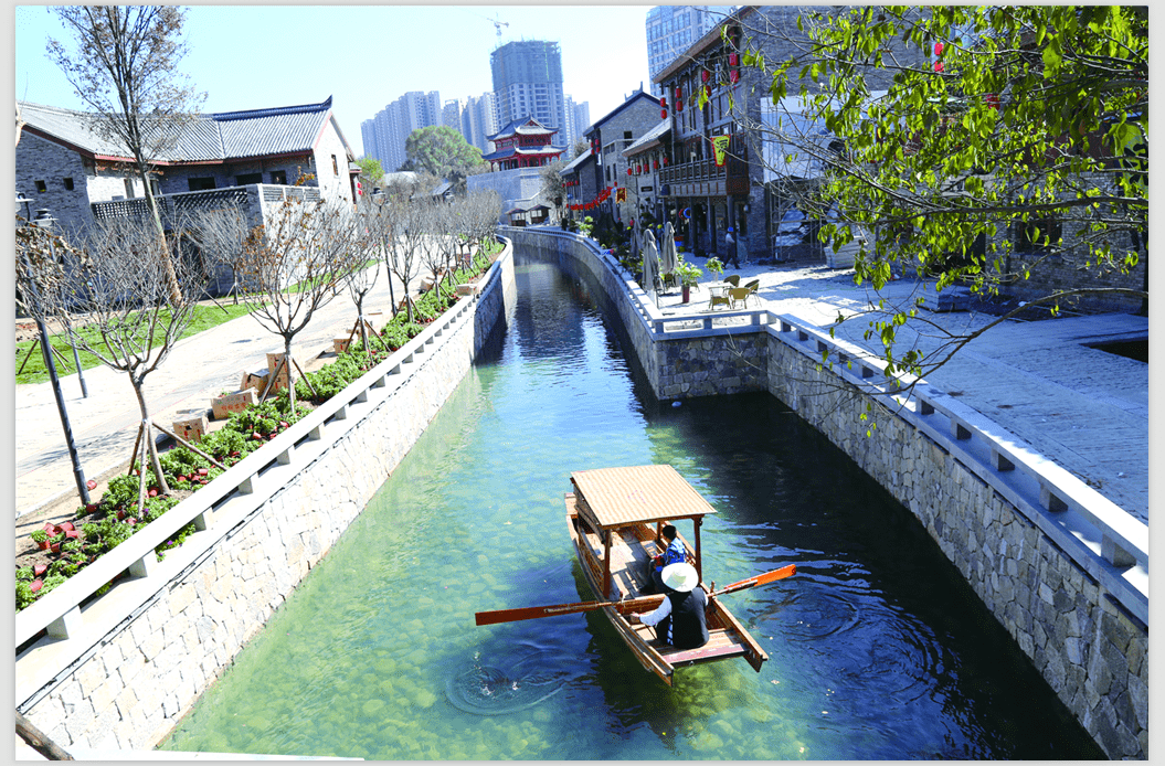 杏黄果熟之时,六盘水市水城河水清河畅,在钟山大街,六盘水师院,怂水