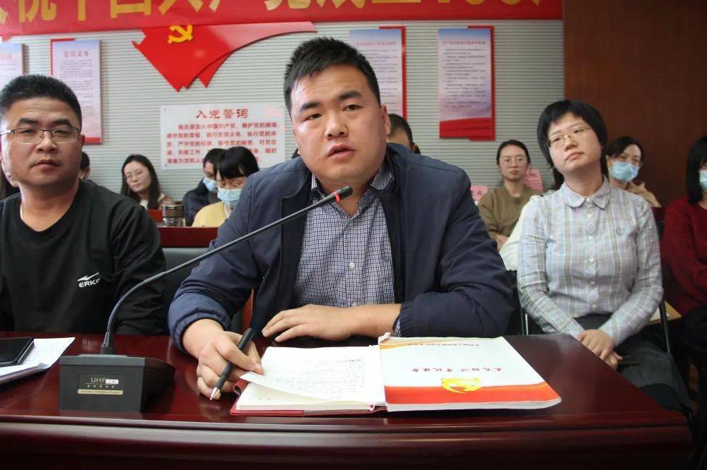 宁夏青少年发展服务中心干部刘志鹏发言