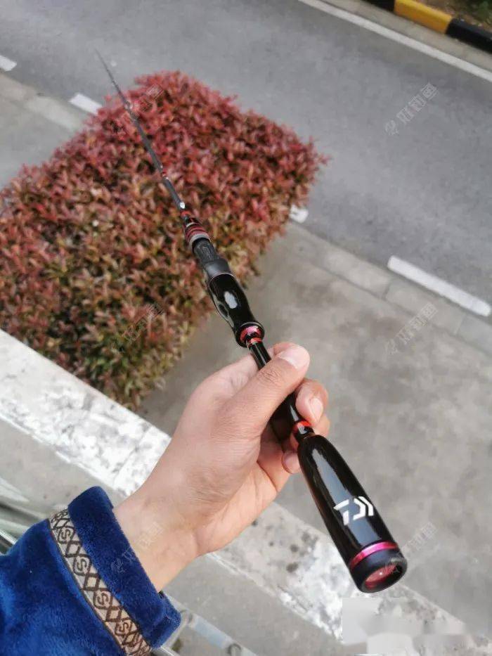 diy纯手工打造的路亚竿断了含泪将其修复