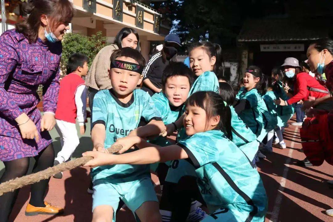 双减后的第一场体育节华融小学玩得有点不同