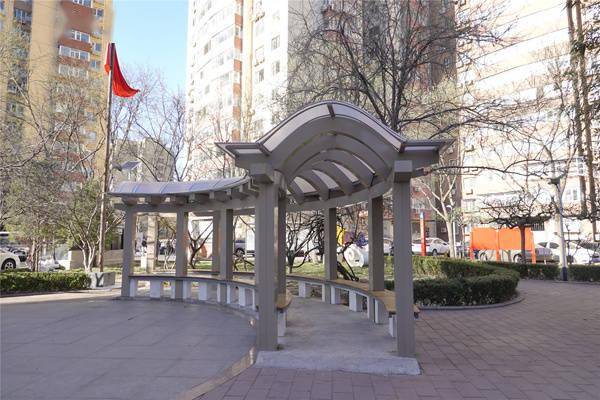 香河园街道修复休闲广场为社区居民打造美丽家园