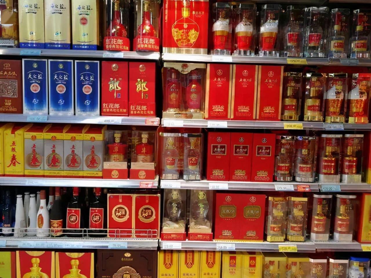 超市这5款"平价白酒",招待客人倍有面子,一上桌都抢着喝
