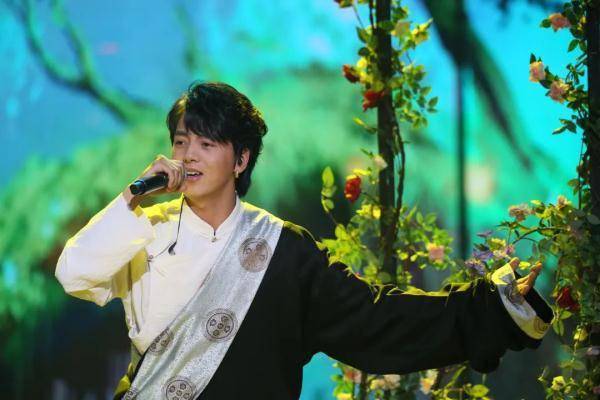 决赛|《星光大道》2021决赛季第二场分赛 12强抢位赛 挑战者能否抢位成功?