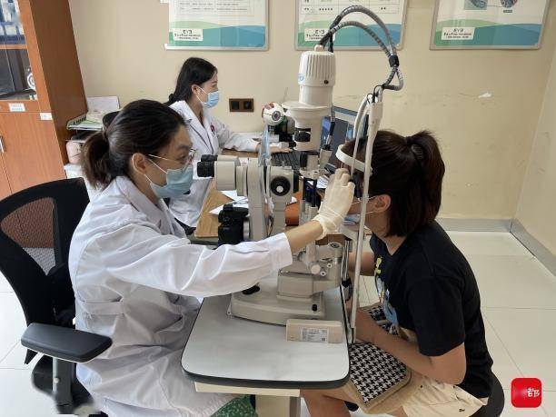 眼眶|眼眶里面长肿瘤，广州男子莫名流泪两年