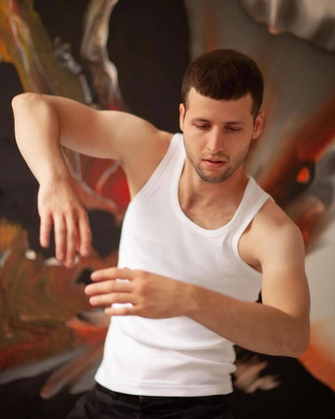 Silv|我喜欢他艺术作品中对神秘、哲学、诗意的反思…