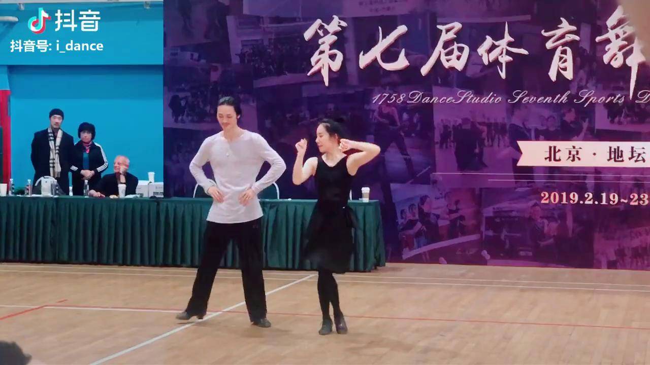 告诉我,嬷嬷翻你牌哟拉丁 舞蹈 李嘉明tony 李紫薇_李嘉明_tony_嬷嬷