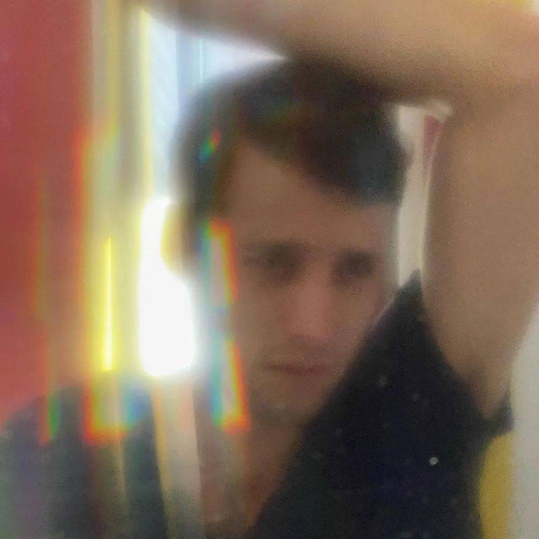 Silv|我喜欢他艺术作品中对神秘、哲学、诗意的反思…