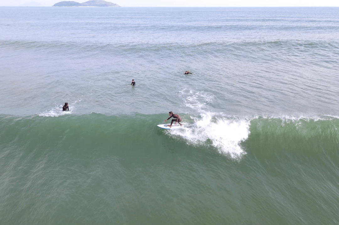 12月4日,沙卡冲浪石梅湾店与您相遇_浪人_surfer_沙滩