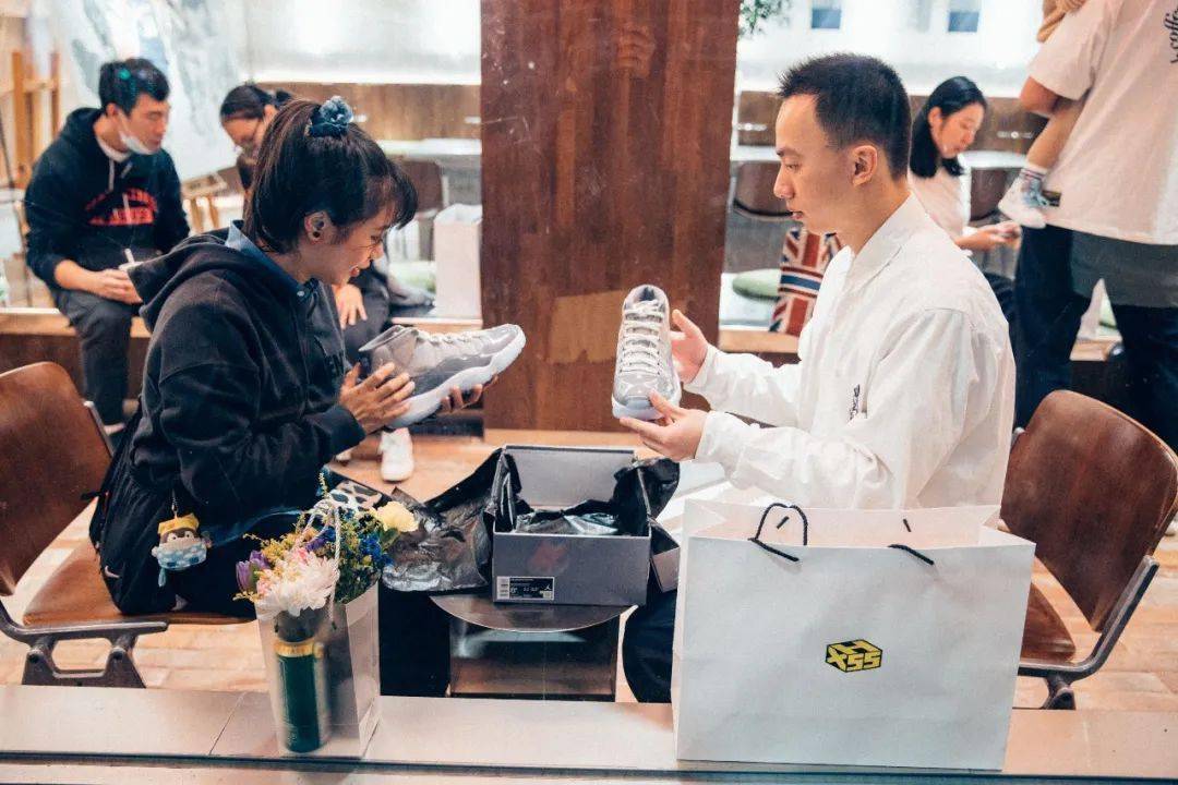 咖啡店玩快闪把旧情怀变成新时代的礼物xh55妙想出鞘发售回顾