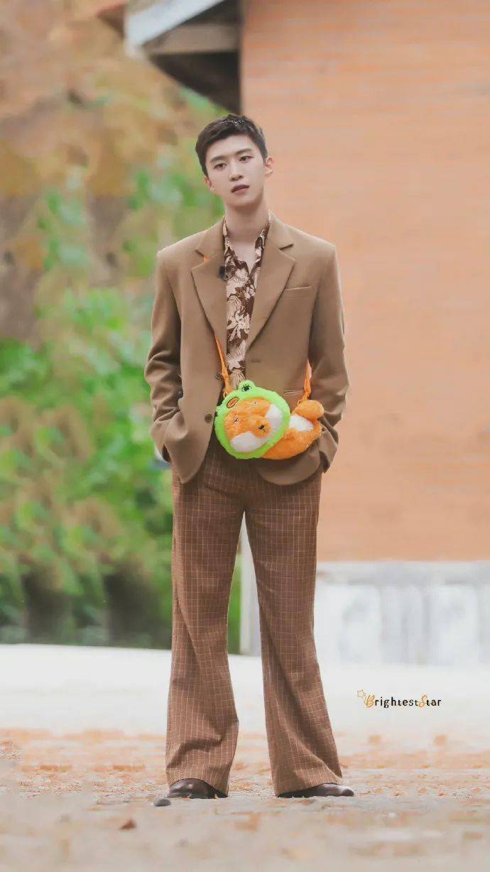 西裤 不论多冷，一进屋就恢复辣妹风