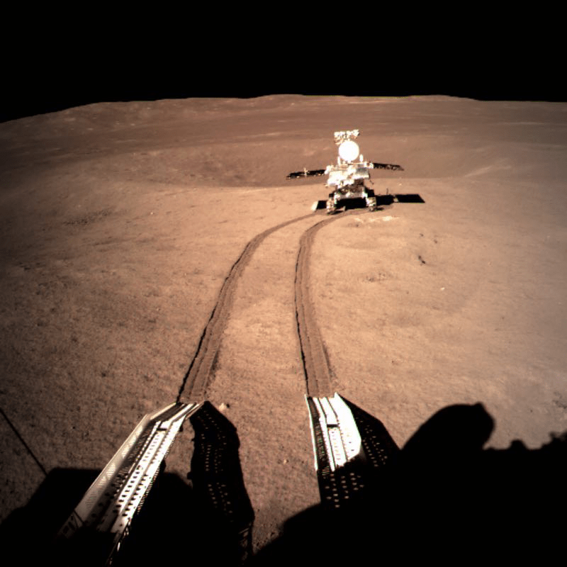 我国科学家在月球背面发现“天外来客”