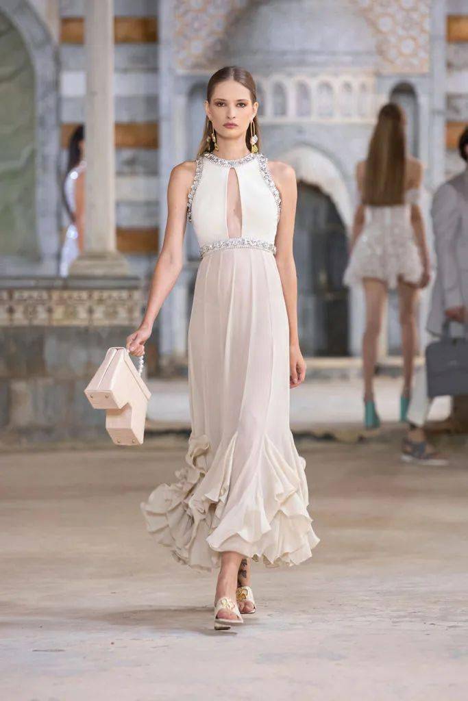 秀场【秀场】2022 春夏成衣系列 – GEORGES HOBEIKA
