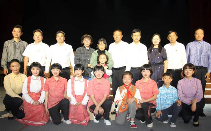 探索教育之光——一部以老师为题材的短剧创作，教育之光，老师的故事
