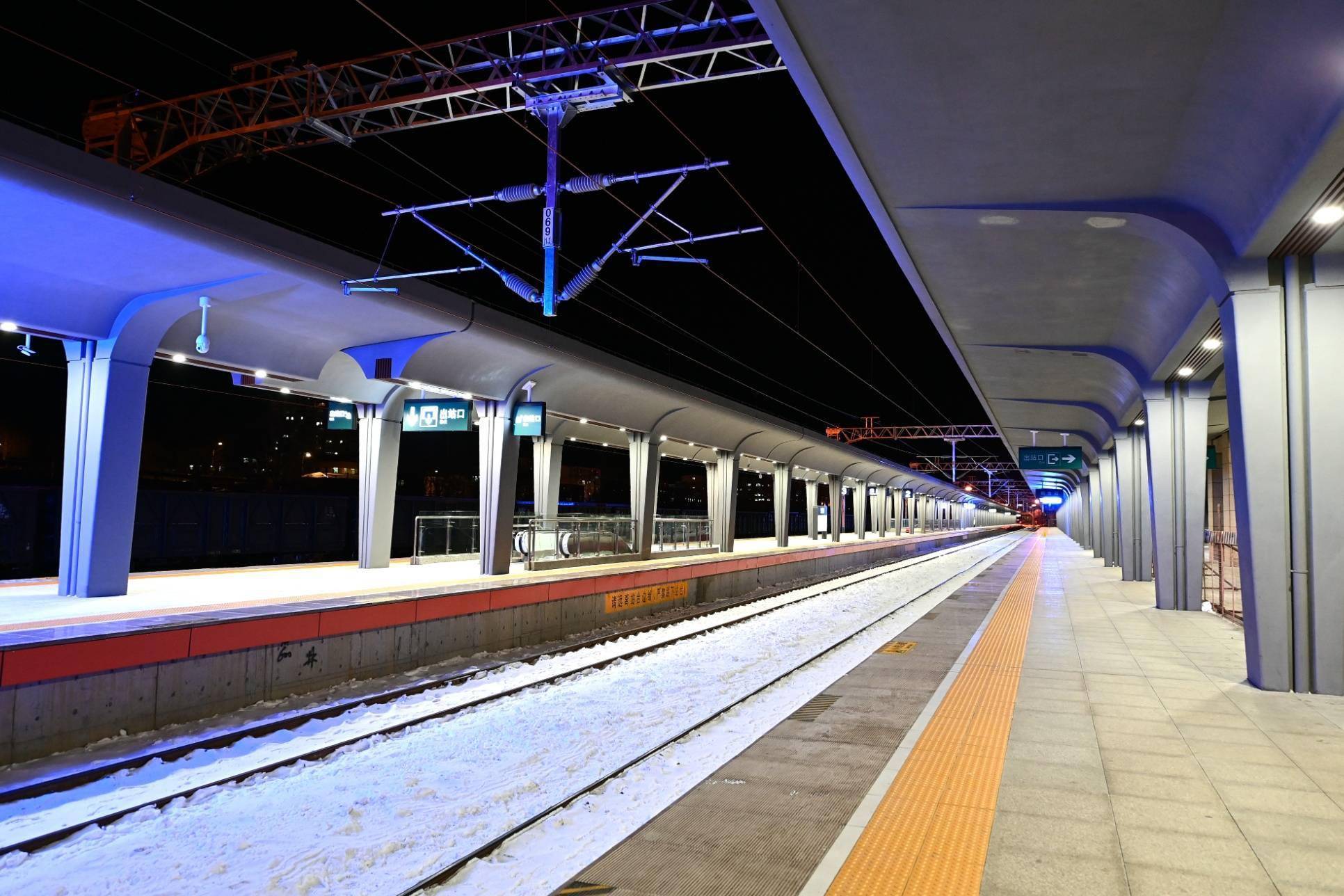 11月30日,佳木斯至鹤岗铁路(以下简称佳鹤铁路)改造工程新建鹤岗站站