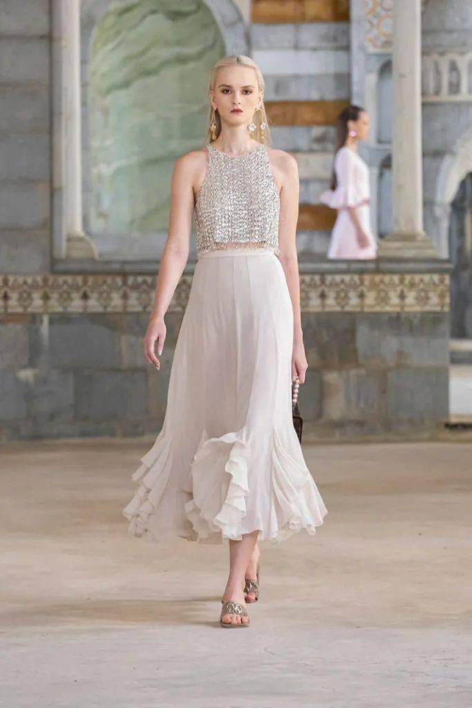 秀场【秀场】2022 春夏成衣系列 – GEORGES HOBEIKA