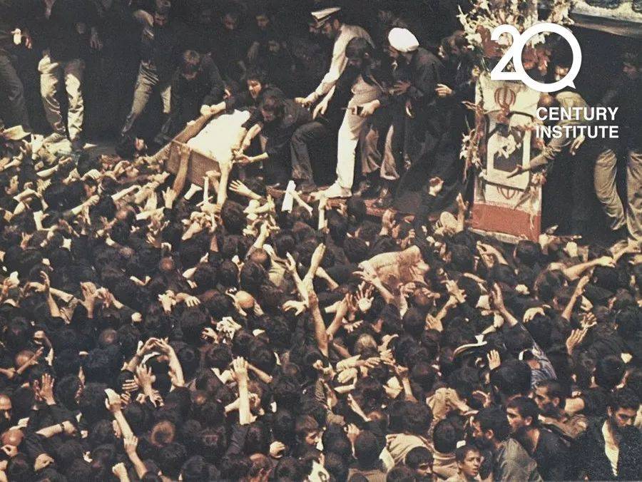 癫狂的告别伊玛目霍梅尼的国葬