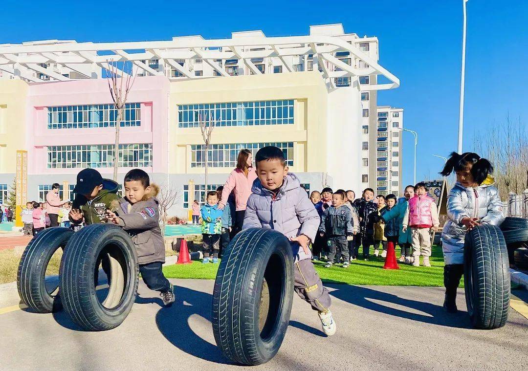 固原市第九幼儿园中班组主题活动小记冬季趣味运动