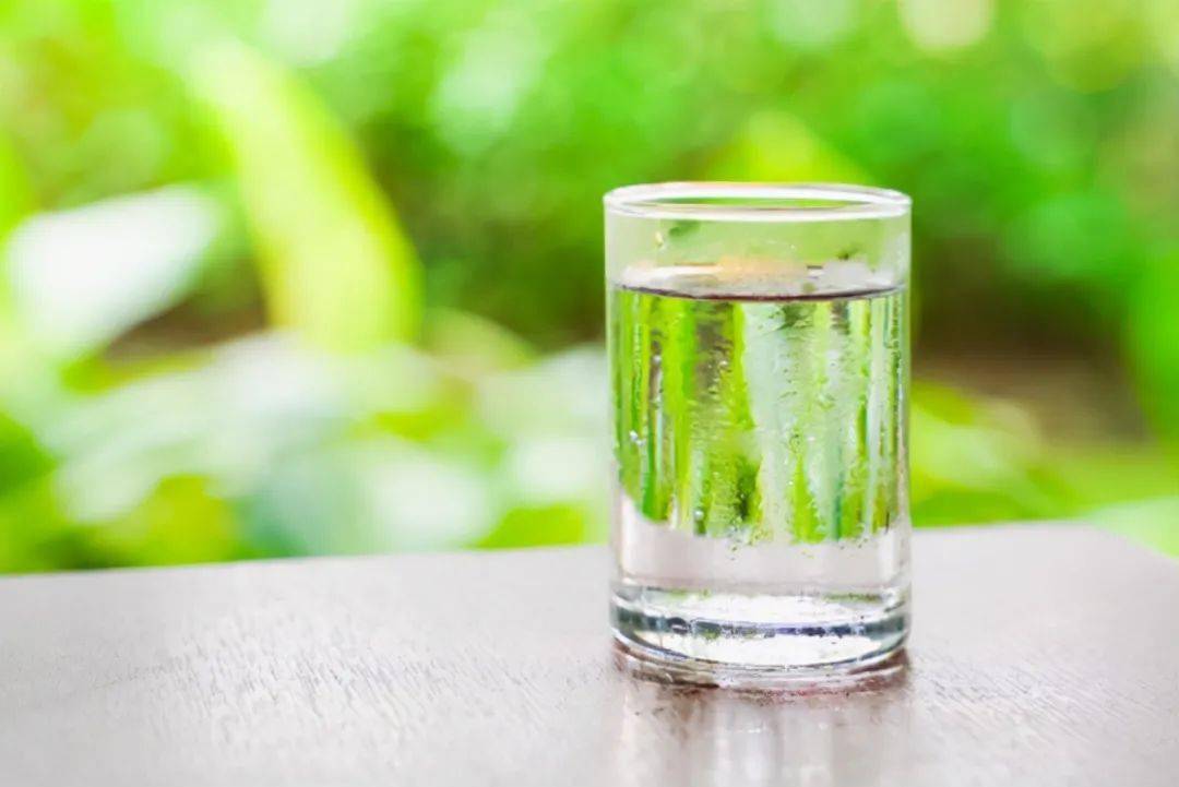 早起喝温水,相当于喝"细菌"?