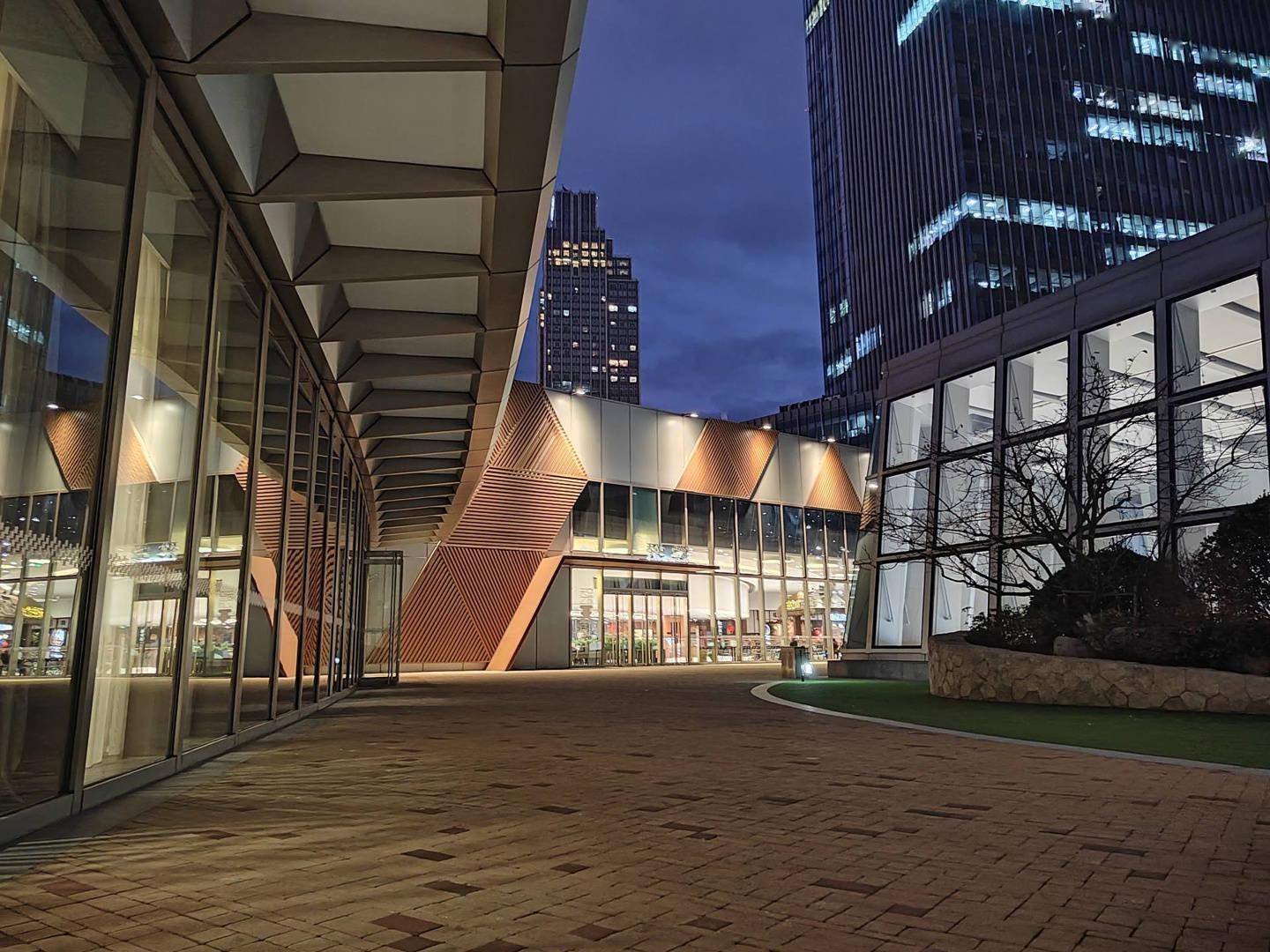 荣耀 60 Pro 首发评测：美学基因浓厚，影像体验进阶