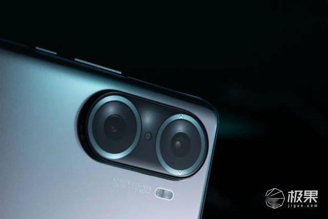 荣耀60 Pro上手体验：又帅又能打！支持AI手势隔空换镜，新一代Vlog神器售价2699起