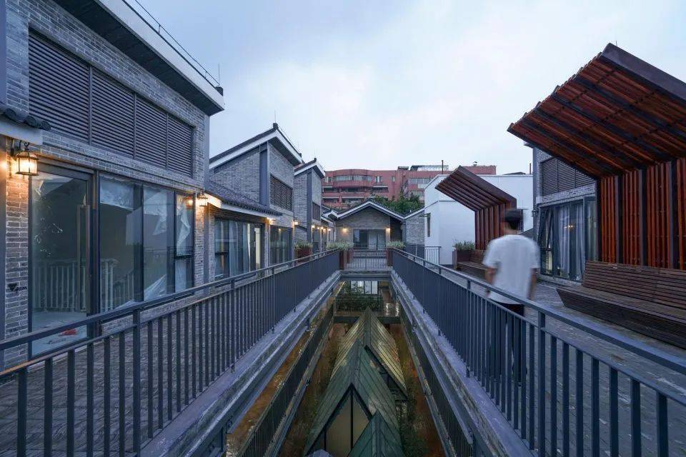 12161219建筑行走招募广州佛山深圳现代建筑疯狂行走