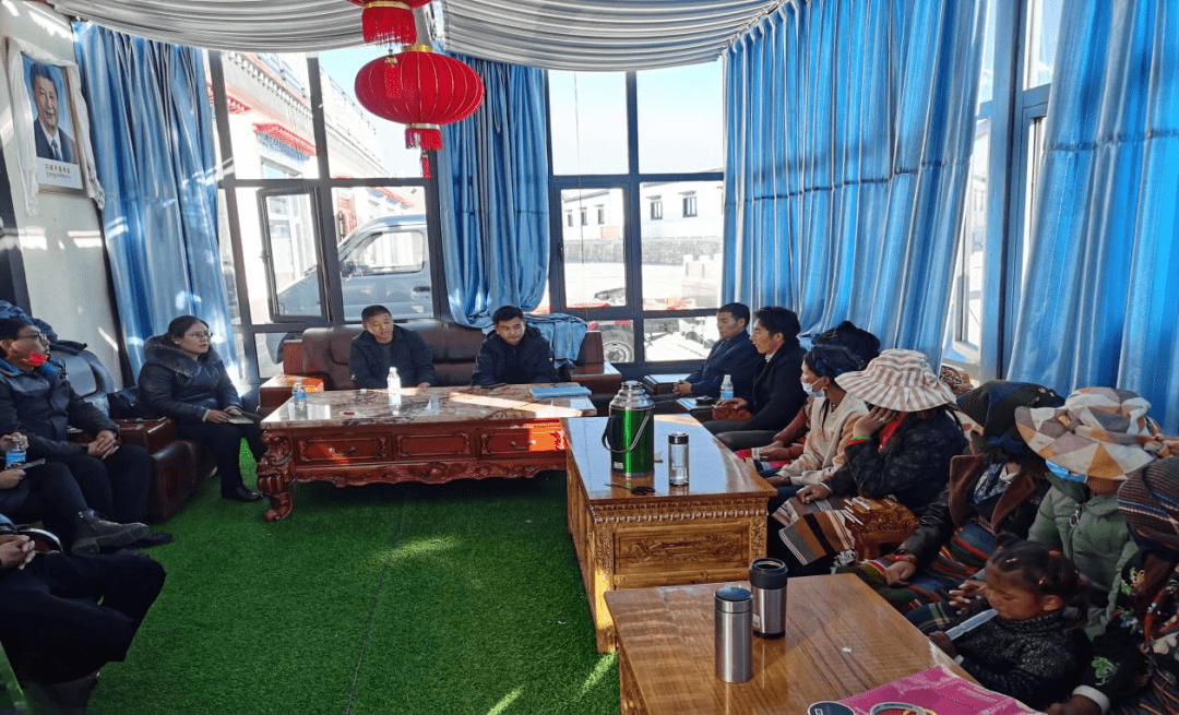 县政府副县长格桑旺拉出席开班典礼.