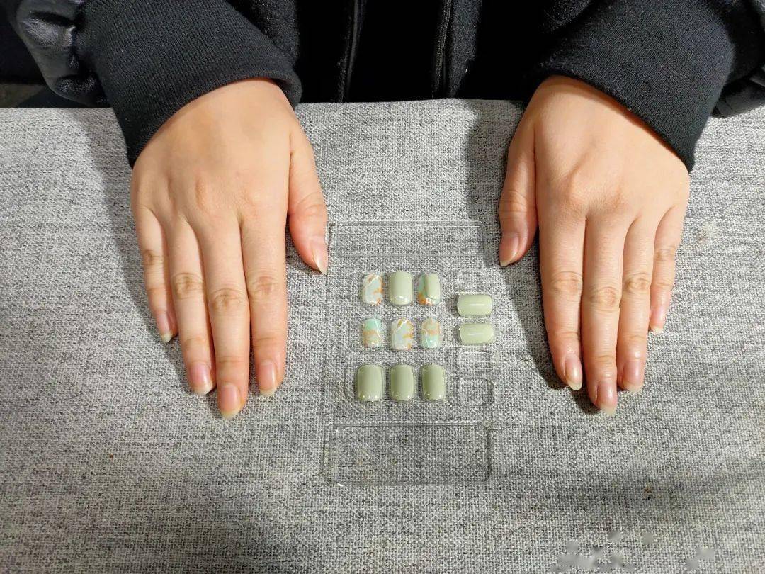 红遍全网的塑料假指甲到底是个什么玩意儿啊