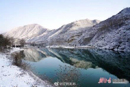 雪后官鹅沟比水墨画还美