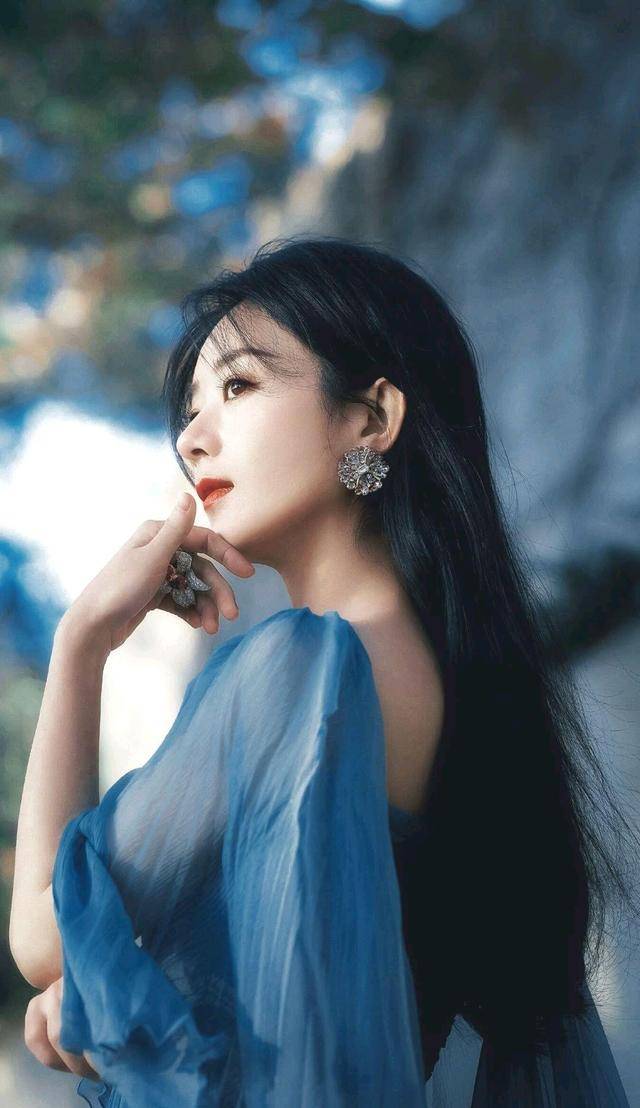 赵丽颖:清纯唯美,俏丽动人