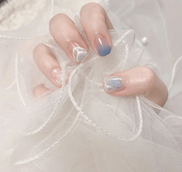 价钱均价19.9，一样价钱，你选发福奶茶还是款式无限的穿戴美甲？