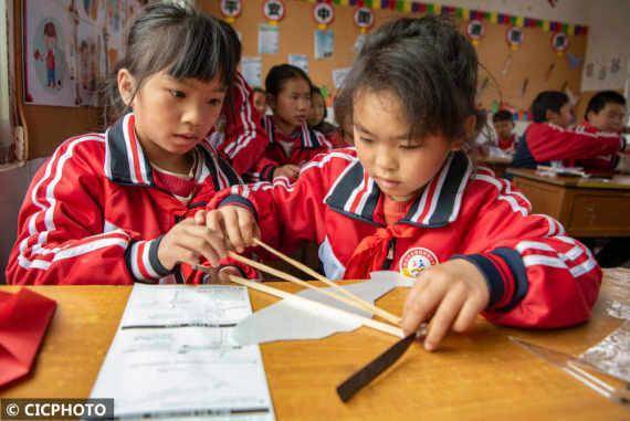 贵州黔西：感受航空科技魅力 放飞翱翔蓝天梦想