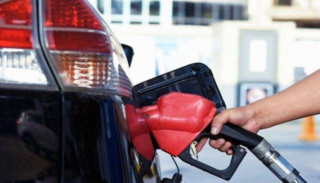 汽油一吨是多少升 油价下调 加满一箱油少花17元 密度 单位